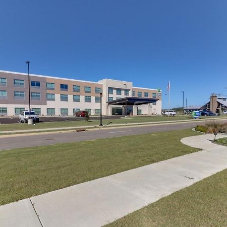 Holiday Inn Express & Suites - Union City By Ihg Eksteriør billede