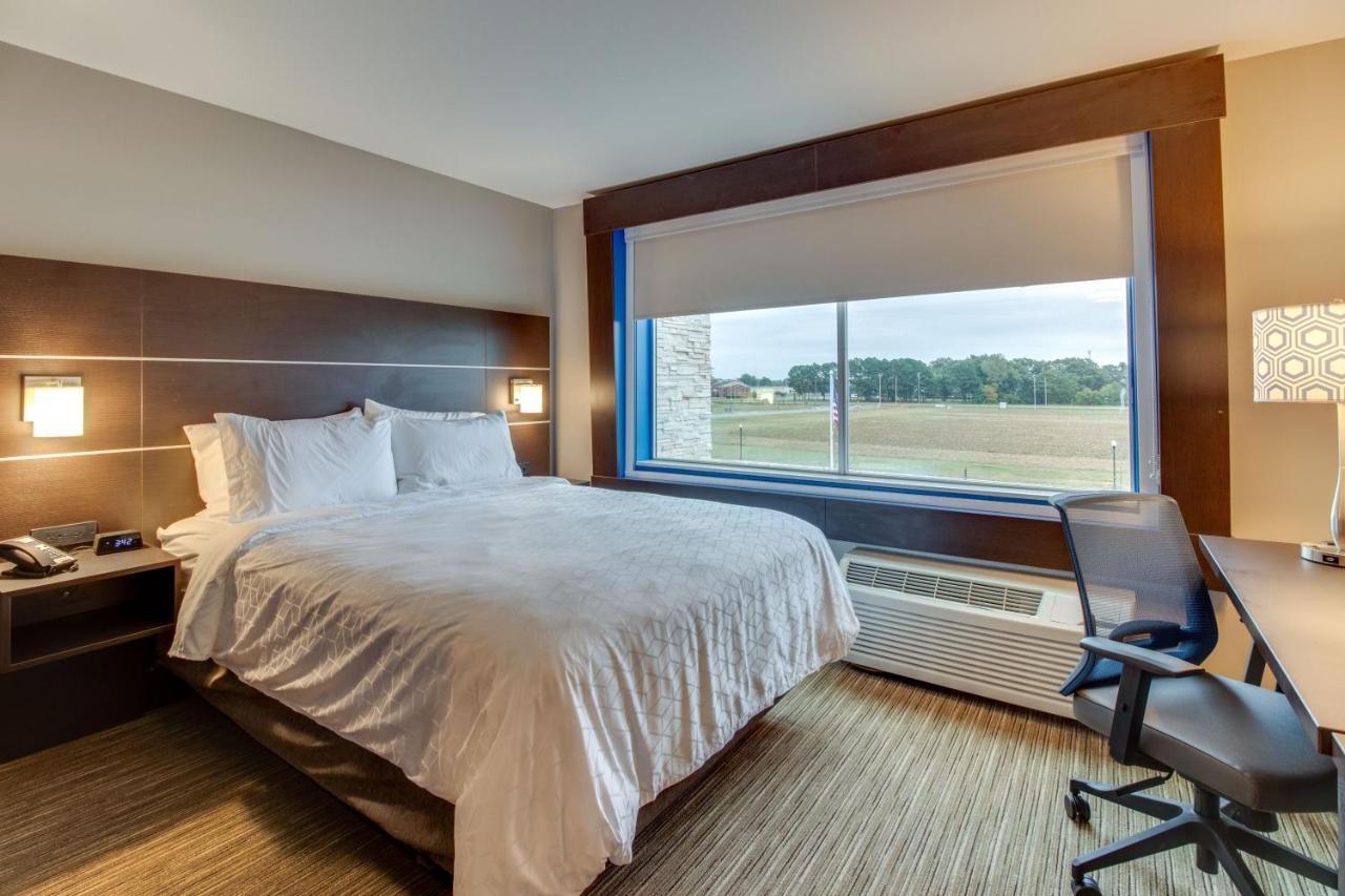 Holiday Inn Express & Suites - Union City By Ihg Eksteriør billede