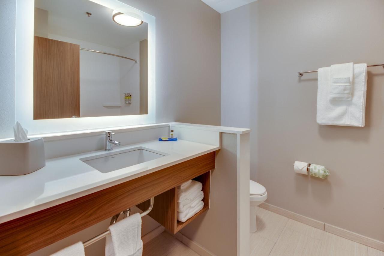 Holiday Inn Express & Suites - Union City By Ihg Eksteriør billede