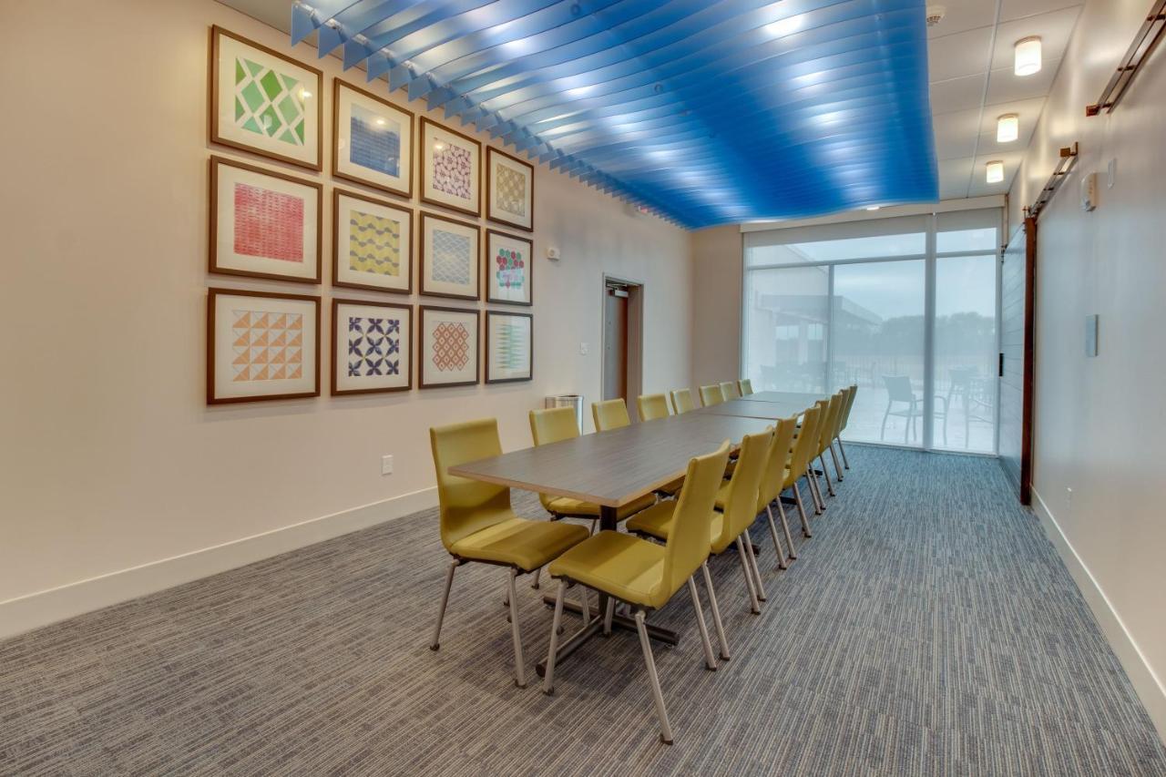 Holiday Inn Express & Suites - Union City By Ihg Eksteriør billede