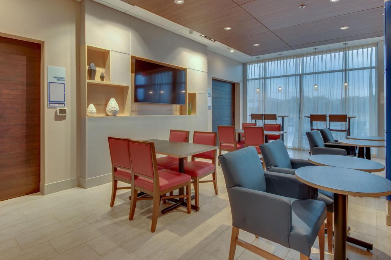 Holiday Inn Express & Suites - Union City By Ihg Eksteriør billede