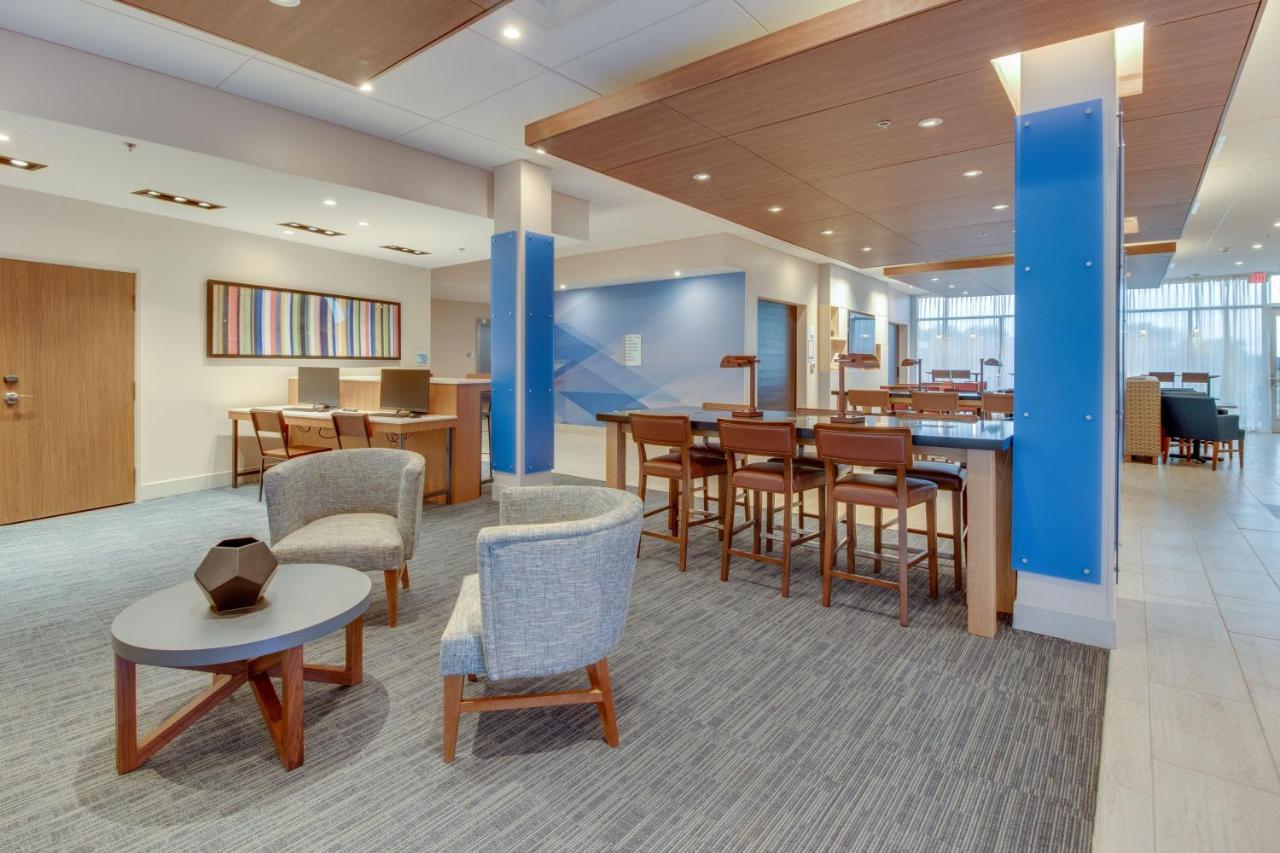 Holiday Inn Express & Suites - Union City By Ihg Eksteriør billede