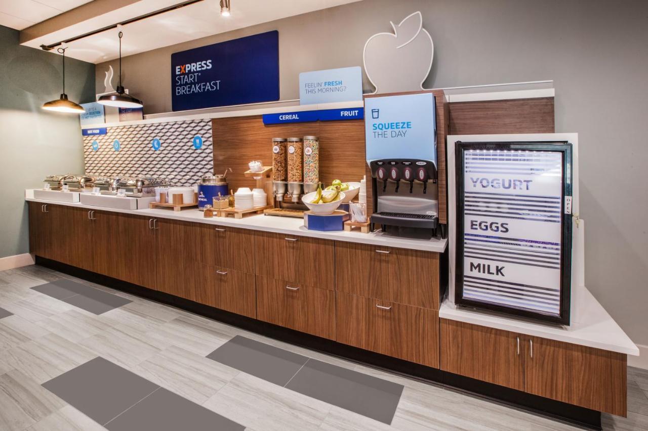 Holiday Inn Express & Suites - Union City By Ihg Eksteriør billede