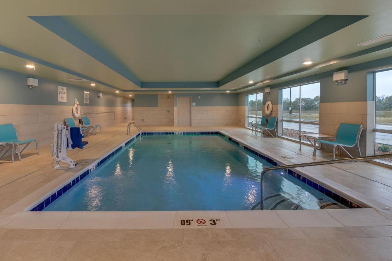 Holiday Inn Express & Suites - Union City By Ihg Eksteriør billede